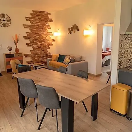 מלון Chateau De