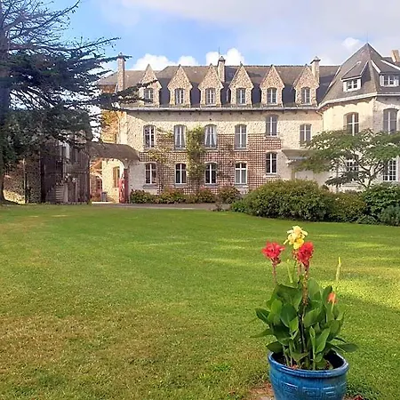 Chateau De *