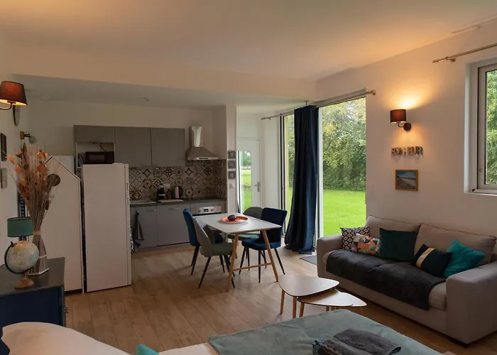 Hotel Chateau De Surville (Manche)